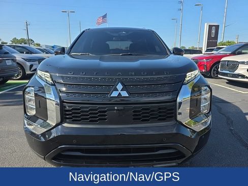 Used 2023 Mitsubishi Outlander SE Black Edition AWD/4WD image 3