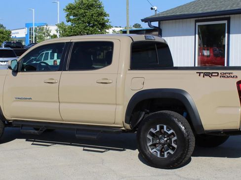 Used 2019 Toyota Tacoma TRD Off-Road RWD image 3