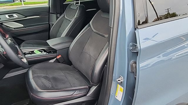 Used 2025 Ford Explorer ST w/ Sun And Sound Package AWD/4WD image 10