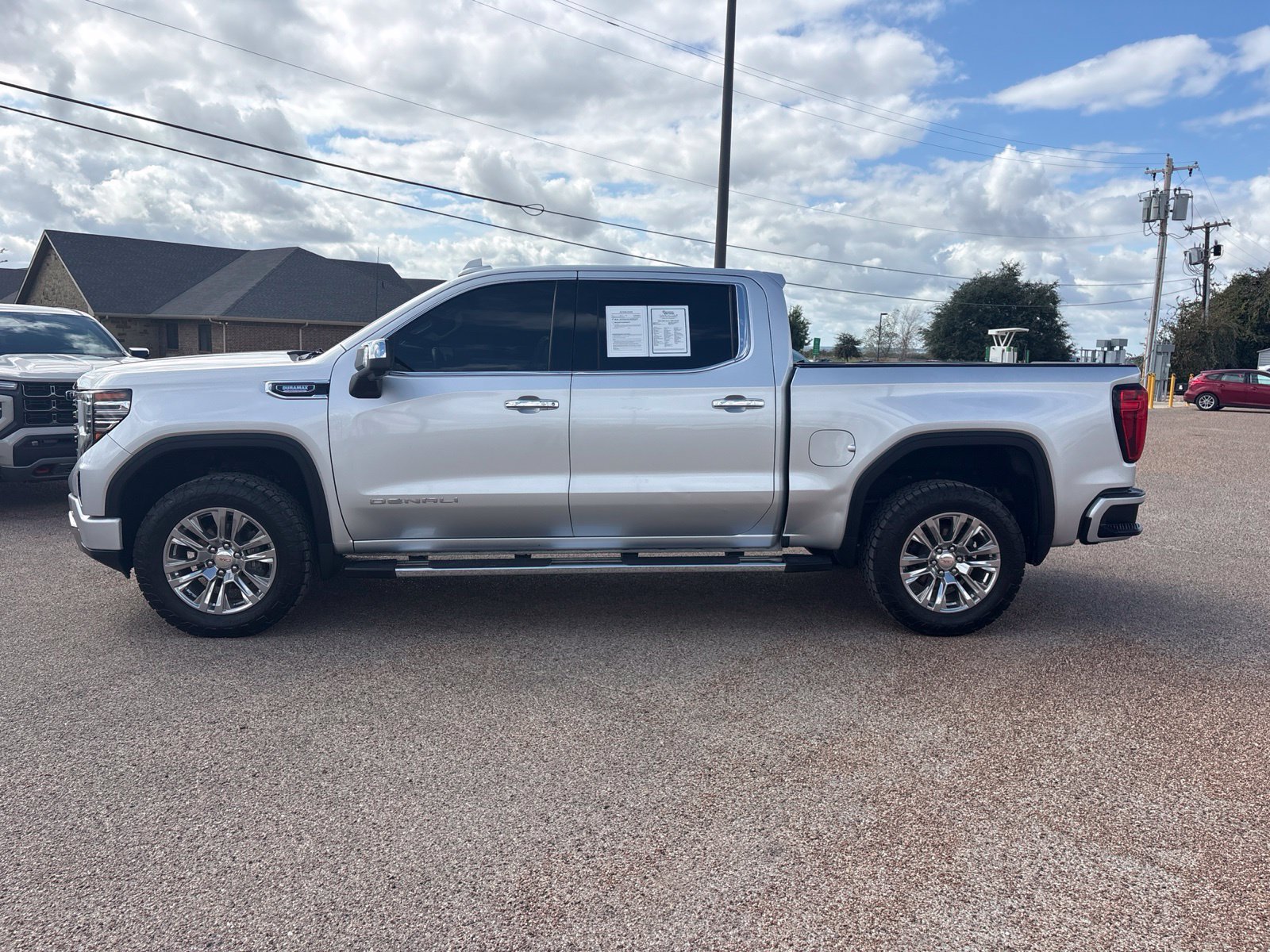 Used 2022 GMC Sierra 1500 Denali AWD/4WD image 2