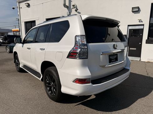 Used 2023 Lexus GX 460 Premium w/ Premium Plus Package AWD/4WD image 3