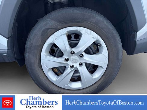 Used 2023 Toyota RAV4 LE AWD/4WD image 19