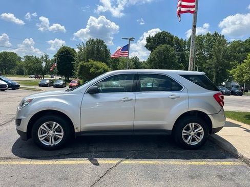 Used 2016 Chevrolet Equinox LS FWD image 2