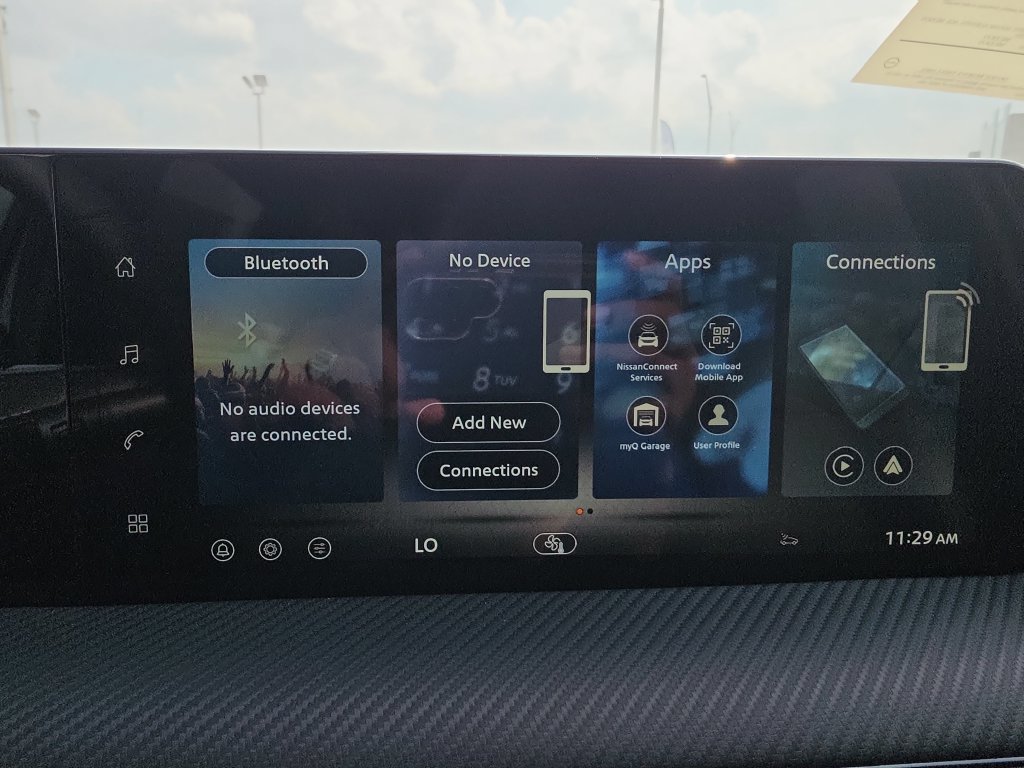 New 2026 Nissan Kicks SR FWD image 17
