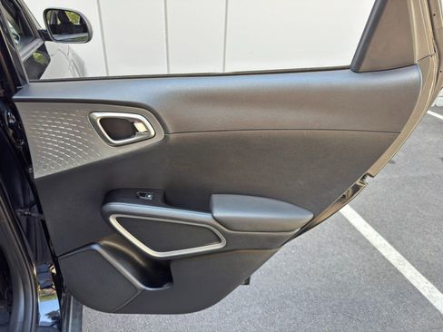 Used 2021 Kia Soul LX FWD image 35