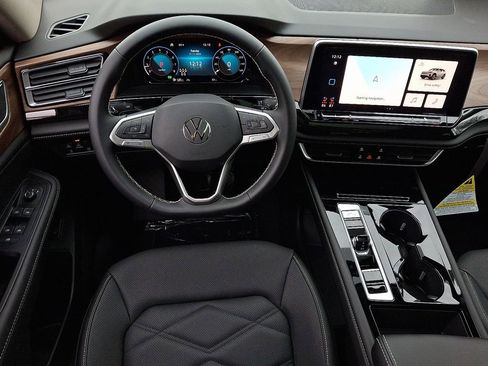 New 2026 Volkswagen Atlas SE image 7