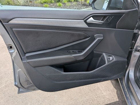Used 2024 Volkswagen Jetta SE w/ Panoramic Sunroof Package FWD image 15