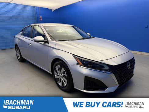 Used 2023 Nissan Altima 2.5 S FWD image 1