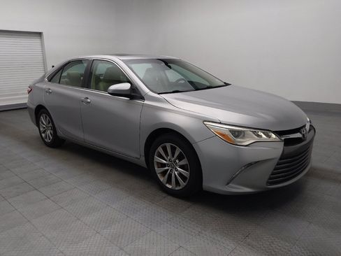 Used 2015 Toyota Camry XLE image 11