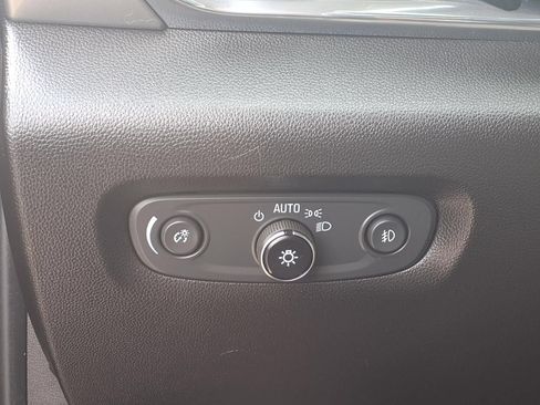 Used 2018 Chevrolet Traverse LT AWD/4WD image 10