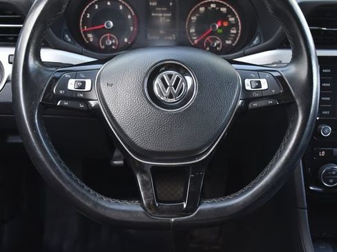 Used 2020 Volkswagen Passat 2.0T SE FWD image 7