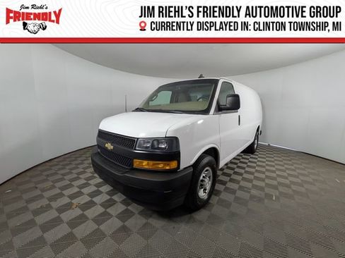 Used 2018 Chevrolet Express 2500 w/ Driver Convenience Package RWD image 1