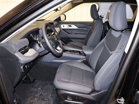 New 2026 Ford Explorer Active AWD/4WD image 11