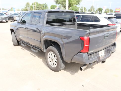 Used 2025 Toyota Tacoma SR5 image 7