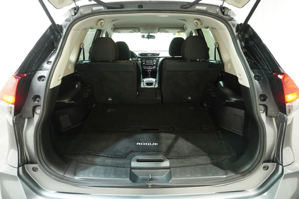 Used 2017 Nissan Rogue SV AWD/4WD image 6