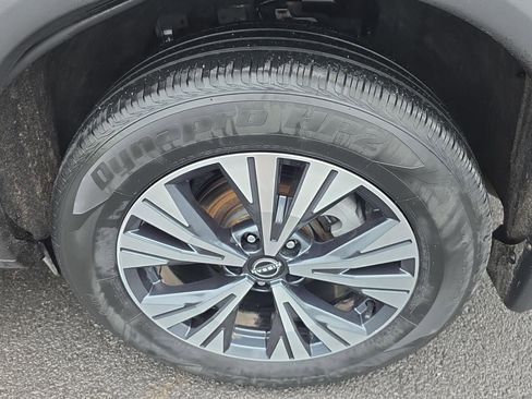 Used 2022 Nissan Rogue SV AWD/4WD image 5