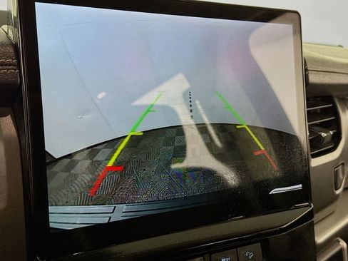 Used 2024 Ford Expedition XLT image 17