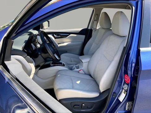 Used 2022 Nissan Rogue Sport SV image 15