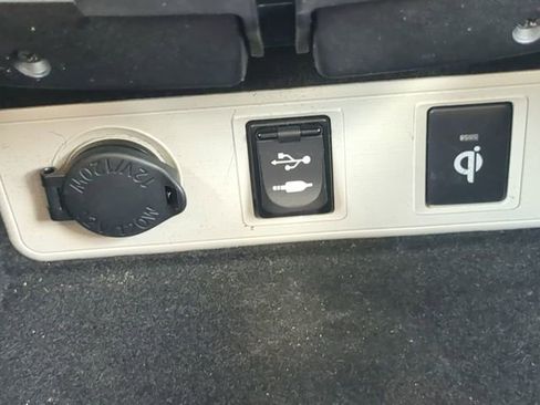 Used 2018 Toyota Avalon XLE Premium image 22