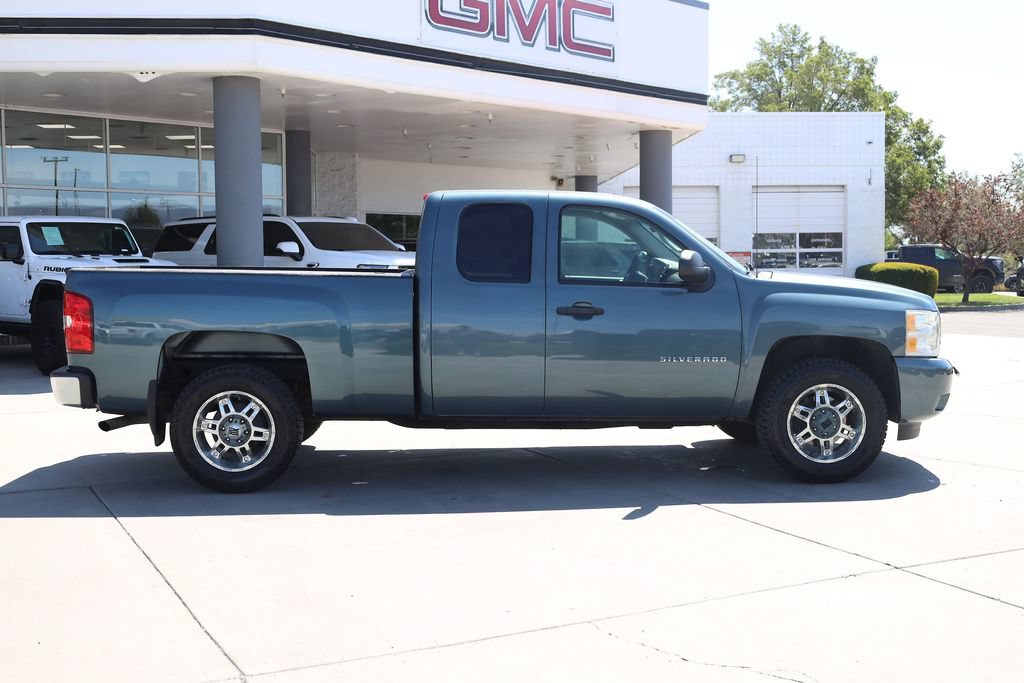 Used 2009 Chevrolet Silverado 1500 LT w/ Power Pack Plus AWD/4WD image 7