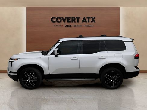 Used 2025 Lexus GX 550 w/ Cold Area Package AWD/4WD image 2