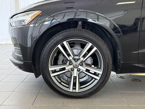 Used 2020 Volvo XC60 T5 Momentum w/ Protection Package Premier FWD image 12