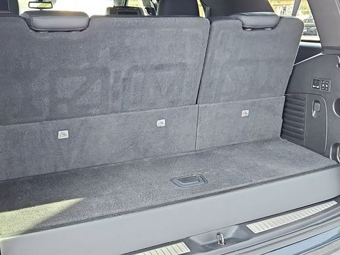 Used 2019 Cadillac Escalade Platinum RWD image 8