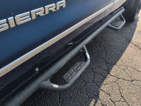 Used 2017 GMC Sierra 1500 SLT w/ SLT Premium Package AWD/4WD image 12