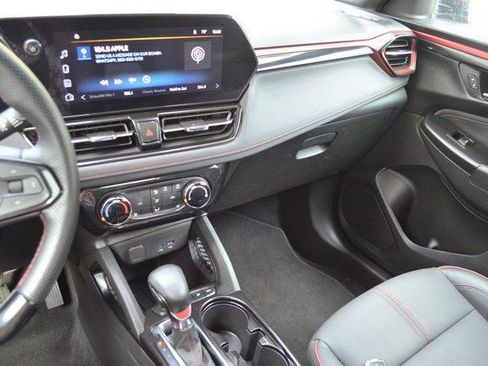 Used 2024 Chevrolet TrailBlazer RS image 23