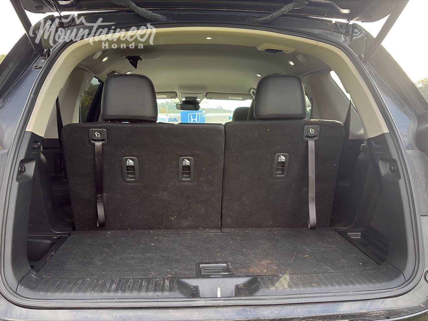 Used 2025 Honda Pilot EX-L image 11