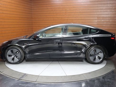 Used 2023 Tesla Model 3 Standard Range image 8