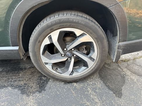 Used 2024 Subaru Forester Touring image 2