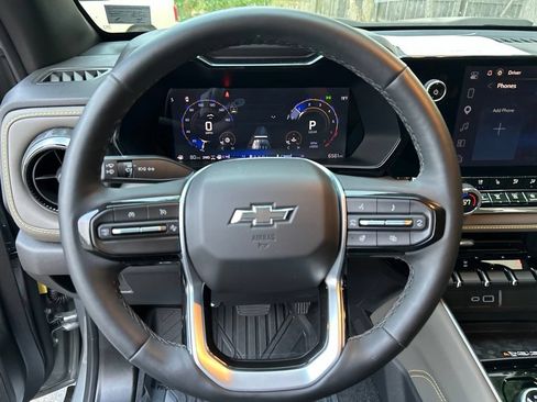 Used 2026 Chevrolet Colorado ZR2 w/ Technology Package AWD/4WD image 16