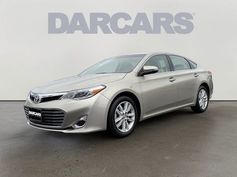 Used 2014 Toyota Avalon XLE image 2