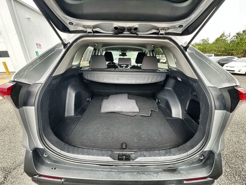 Used 2020 Toyota RAV4 XLE image 24
