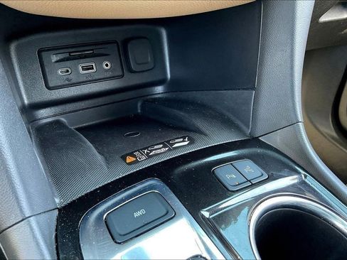 Used 2023 Chevrolet Equinox Premier image 22