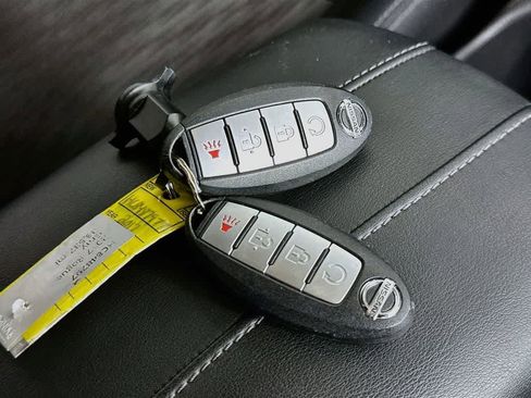 Used 2017 Nissan Rogue SV w/ Midnight Edition FWD image 22