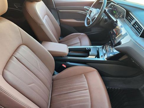 Used 2022 Audi e-tron Premium Plus w/ Premium Plus Package image 10