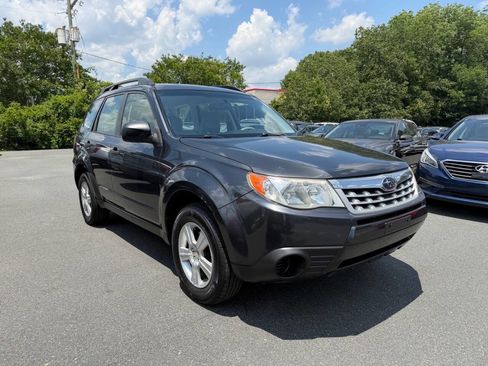 Used 2012 Subaru Forester 2.5X w/ Alloy Wheel Pkg AWD/4WD image 3