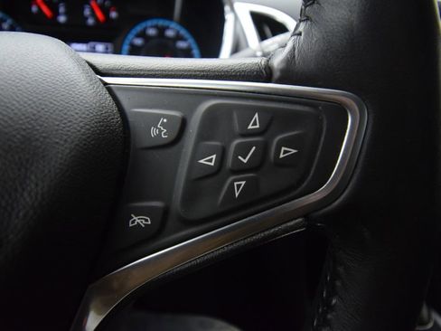 Used 2018 Chevrolet Equinox LT FWD image 36