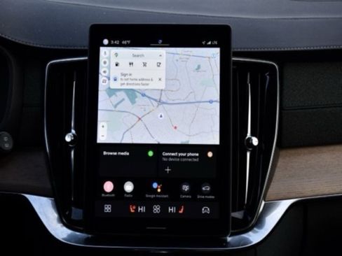 Certified 2025 Volvo XC90 B6 Plus image 21