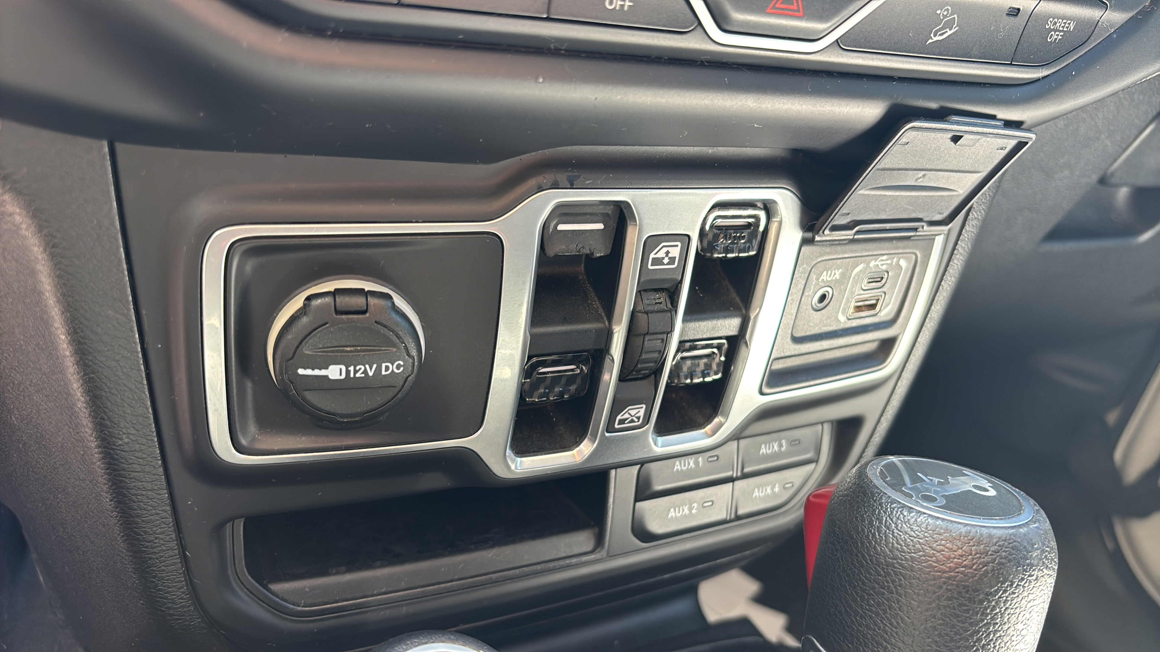 Used 2018 Jeep Wrangler Unlimited Sport S AWD/4WD image 24