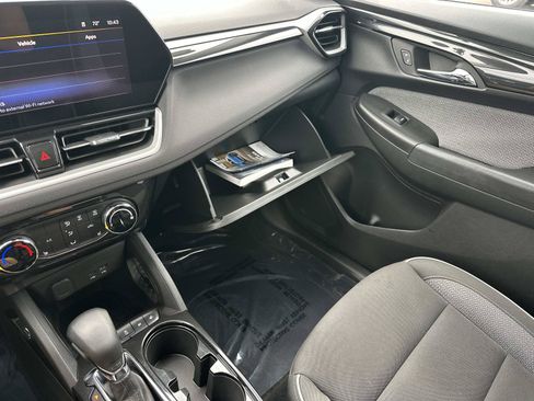 Certified 2024 Chevrolet TrailBlazer LT w/ LT Cold Weather Package FWD image 31