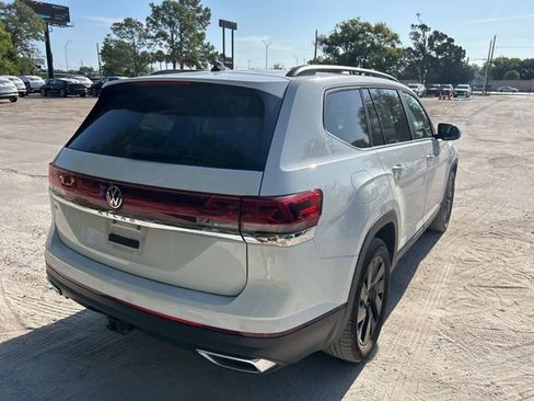 Used 2024 Volkswagen Atlas SE image 4