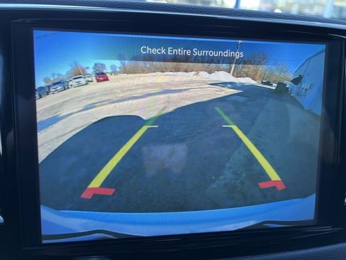 Used 2025 Chrysler Pacifica Select image 35