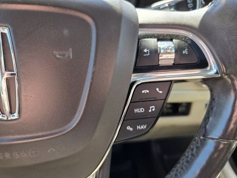 Used 2019 Lincoln Navigator Reserve image 28