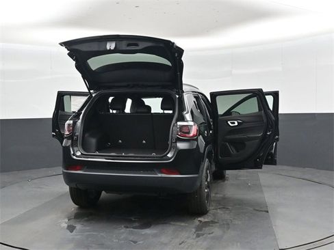 New 2026 Jeep Compass Latitude image 48