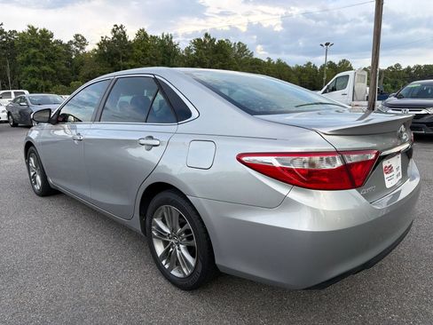 Used 2017 Toyota Camry SE FWD image 6