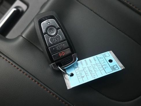 Certified 2025 Ford Expedition Active AWD/4WD image 17
