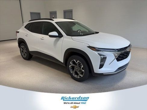 New 2026 Chevrolet Trax LT w/ Driver Confidence Package image 1